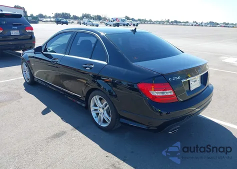 2012 Mercedes-Benz C 250 Sport из США, поврежденный, VIN WDDGF4HBXCR213926